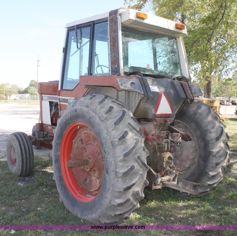 image for item A2952 International 1086 tractor