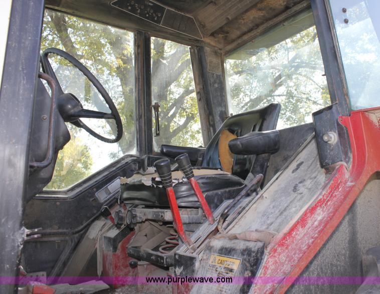 image for item A2952 International 1086 tractor