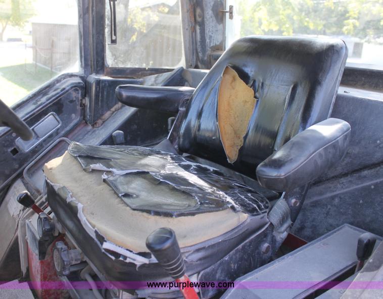 image for item A2952 International 1086 tractor