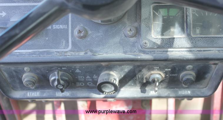 image for item A2952 International 1086 tractor