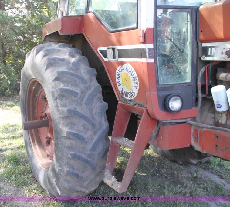image for item A2952 International 1086 tractor