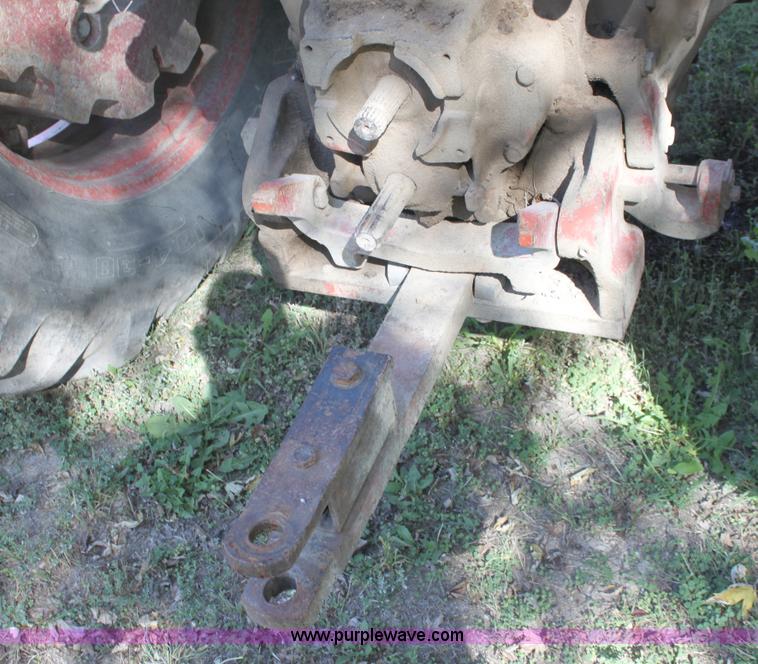 image for item A2952 International 1086 tractor