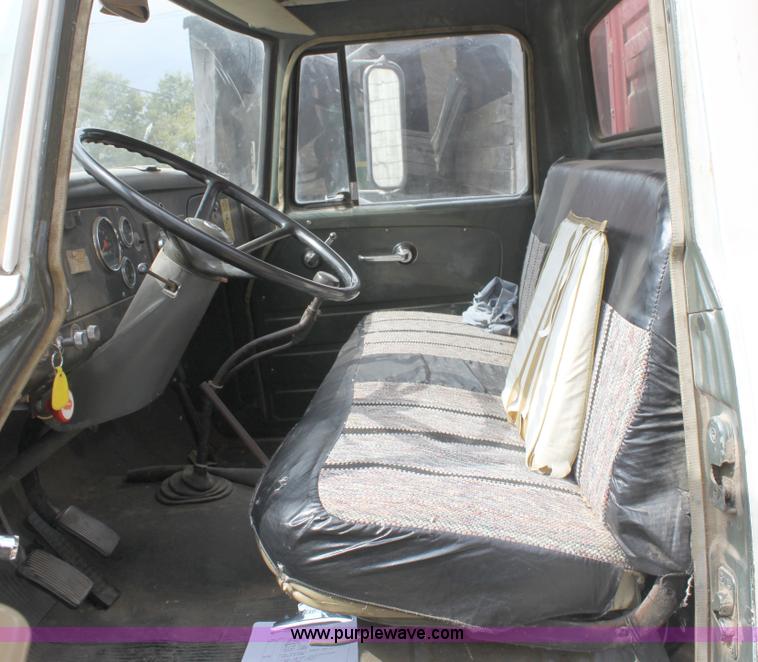 image for item A2974 1970 International Loadstar 1600 grain truck