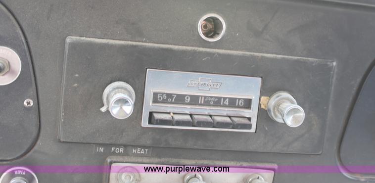 image for item A2974 1970 International Loadstar 1600 grain truck