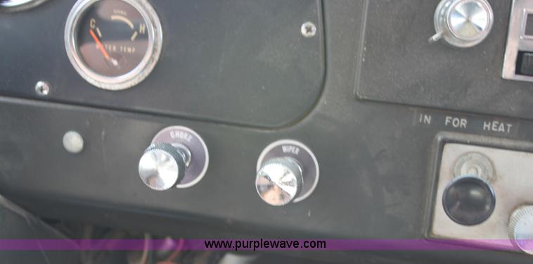 image for item A2974 1970 International Loadstar 1600 grain truck