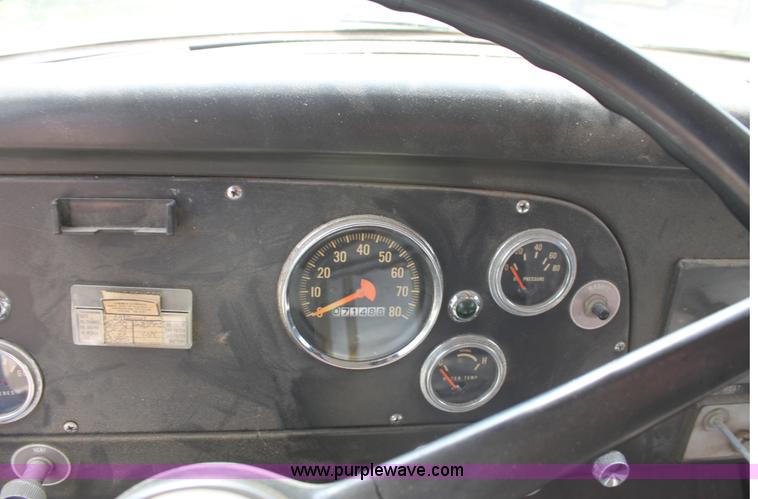 image for item A2974 1970 International Loadstar 1600 grain truck