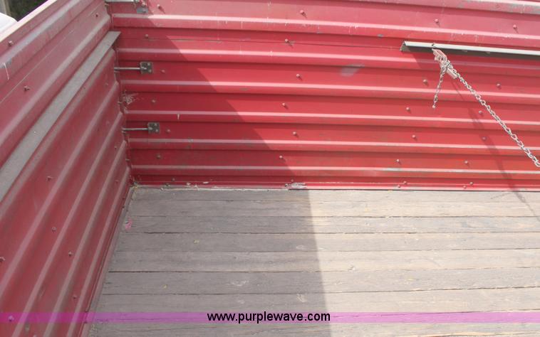 image for item A2974 1970 International Loadstar 1600 grain truck