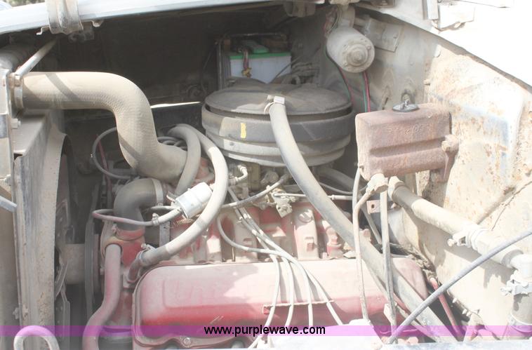 image for item A2974 1970 International Loadstar 1600 grain truck