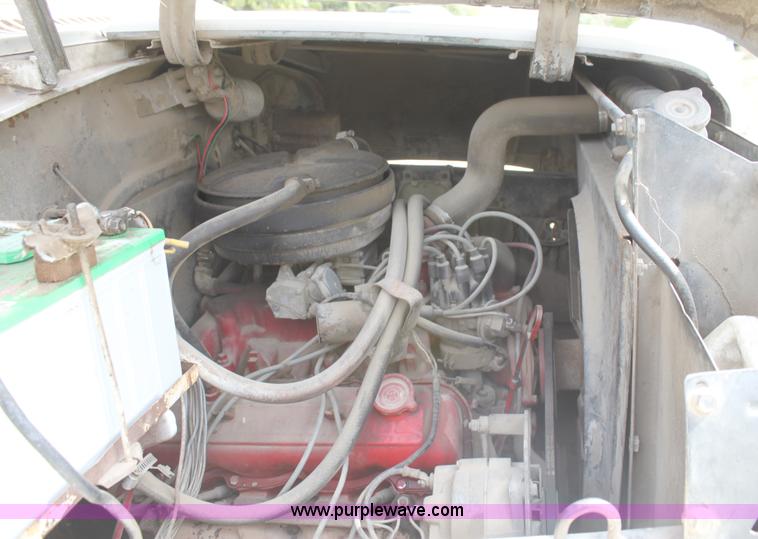 image for item A2974 1970 International Loadstar 1600 grain truck