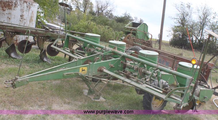 image for item A2976 John Deere 1240 four row planter