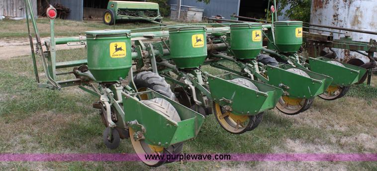 image for item A2976 John Deere 1240 four row planter