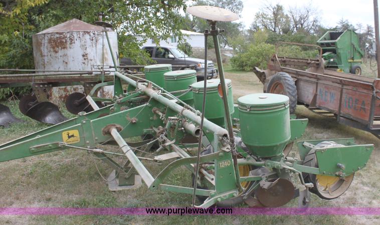 image for item A2976 John Deere 1240 four row planter