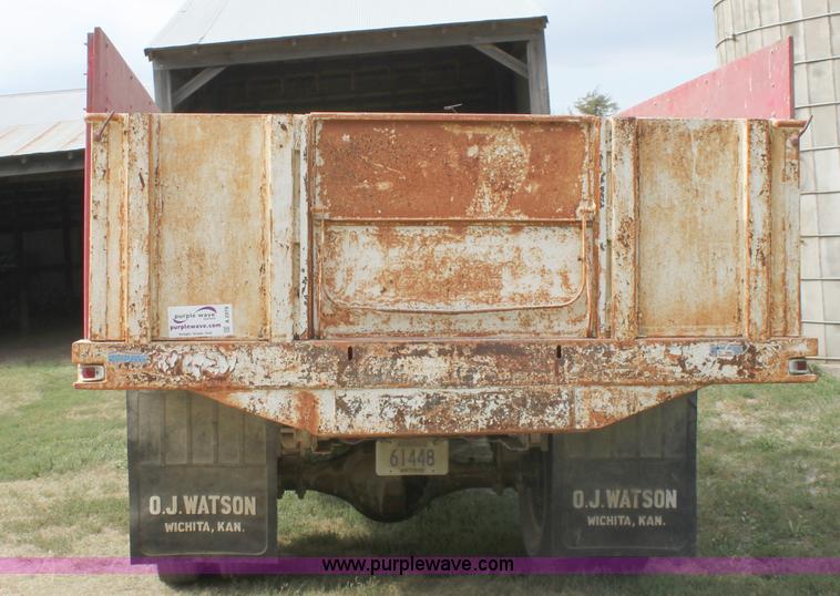image for item A2978 1965 Ford F600 grain truck