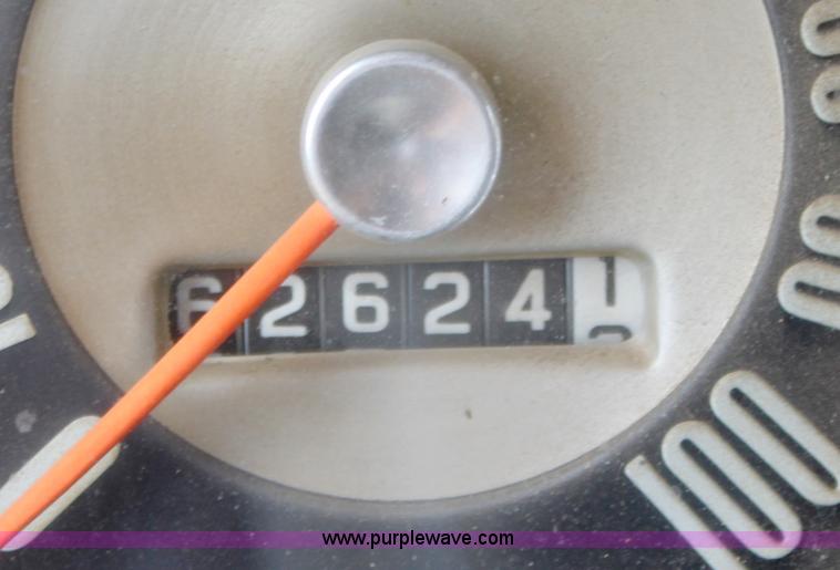 image for item A2978 1965 Ford F600 grain truck