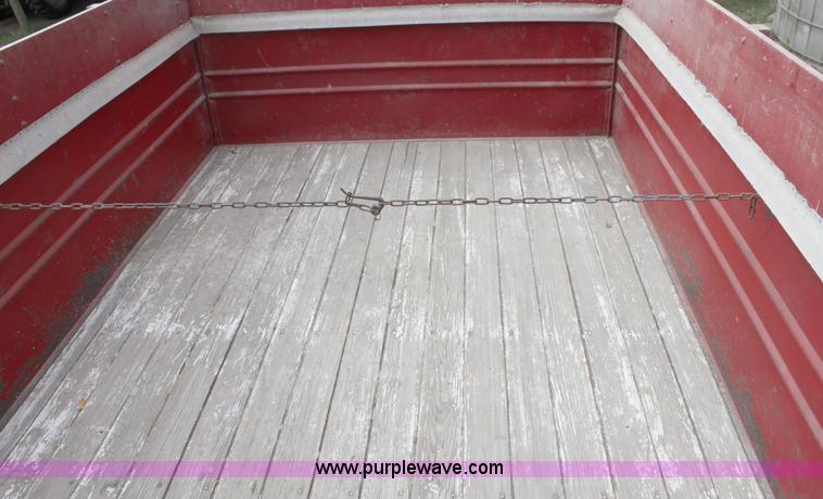 image for item A2978 1965 Ford F600 grain truck