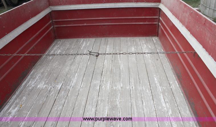 image for item A2978 1965 Ford F600 grain truck