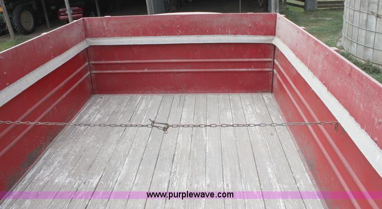 image for item A2978 1965 Ford F600 grain truck