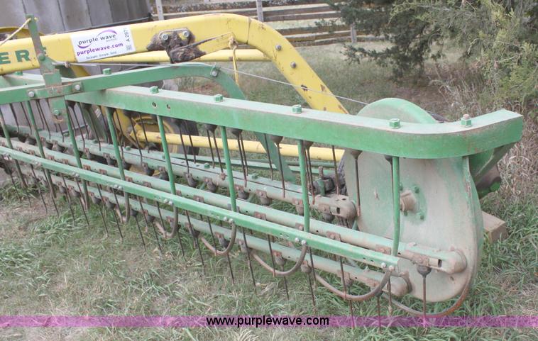 image for item A2979 John Deere 640 side rake