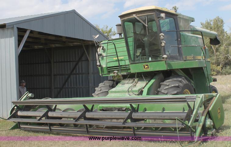image for item A2987 1979 John Deere 6620 combine