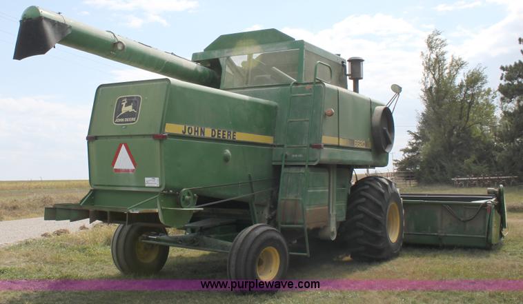 image for item A2987 1979 John Deere 6620 combine