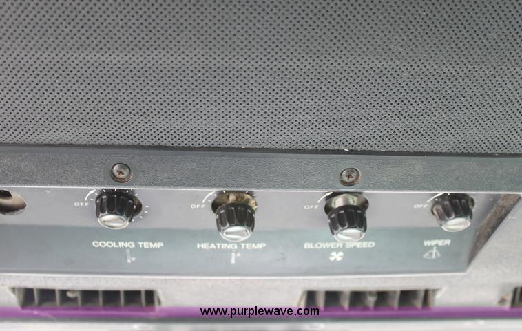 image for item A2987 1979 John Deere 6620 combine