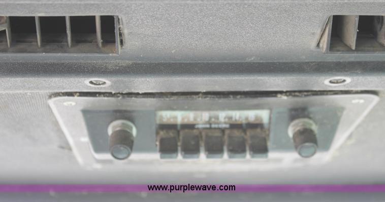 image for item A2987 1979 John Deere 6620 combine