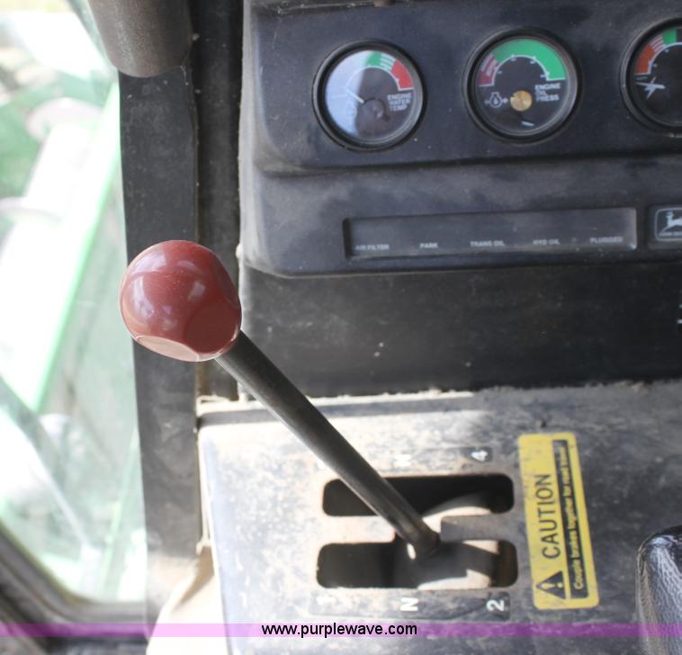 image for item A2987 1979 John Deere 6620 combine