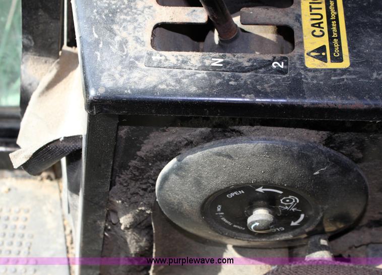 image for item A2987 1979 John Deere 6620 combine