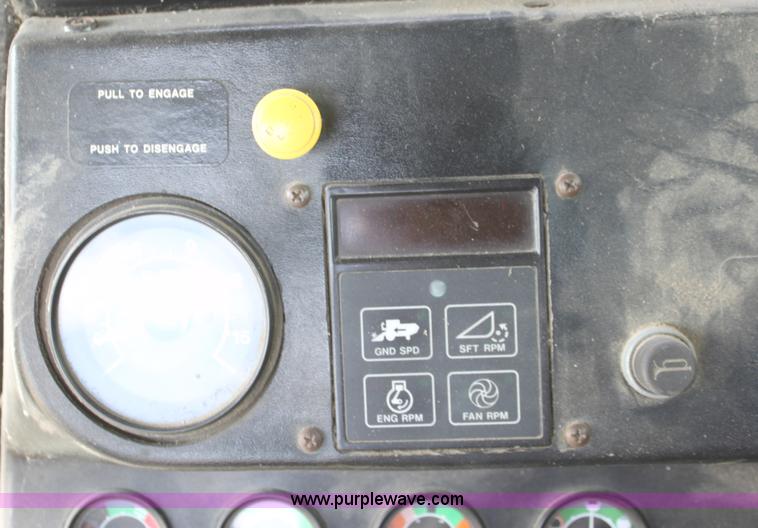 image for item A2987 1979 John Deere 6620 combine