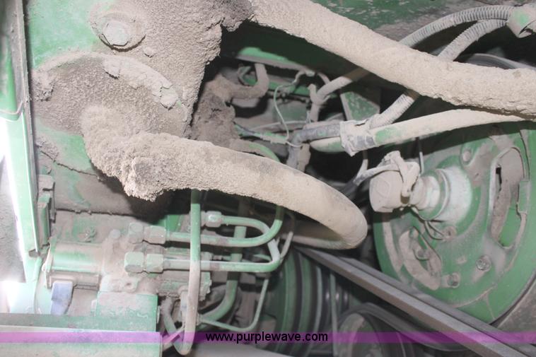 image for item A2987 1979 John Deere 6620 combine