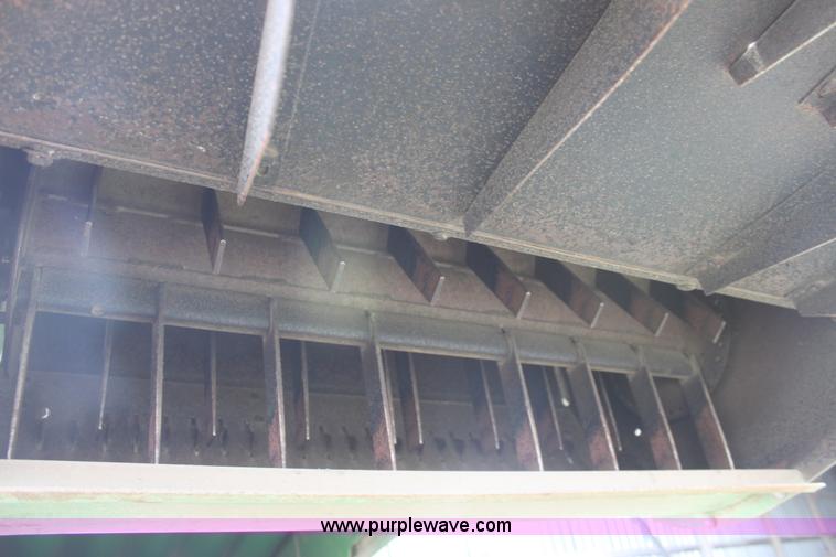 image for item A2987 1979 John Deere 6620 combine