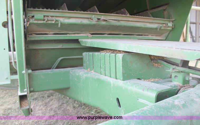 image for item A2987 1979 John Deere 6620 combine