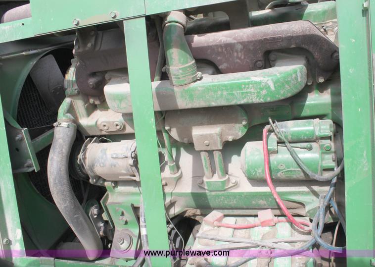 image for item A2987 1979 John Deere 6620 combine