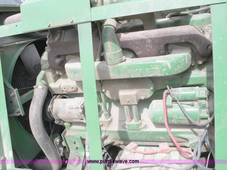 image for item A2987 1979 John Deere 6620 combine