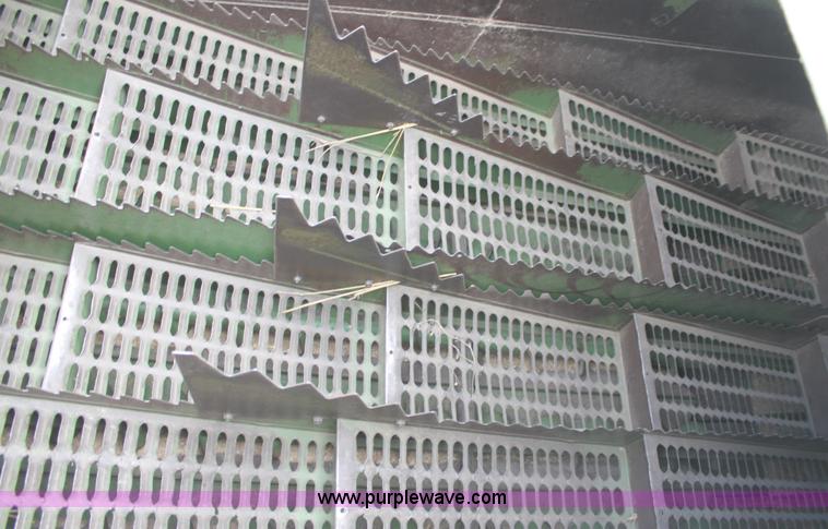 image for item A2987 1979 John Deere 6620 combine