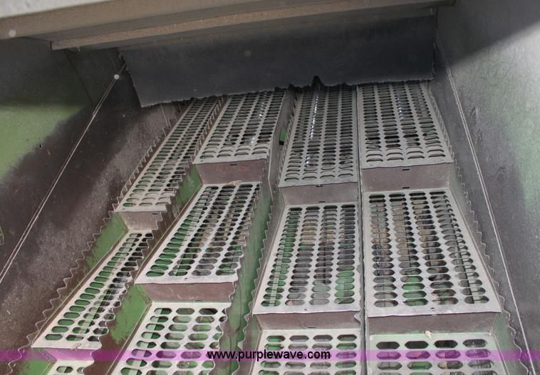 image for item A2987 1979 John Deere 6620 combine