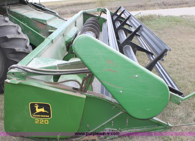 image for item A2987 1979 John Deere 6620 combine