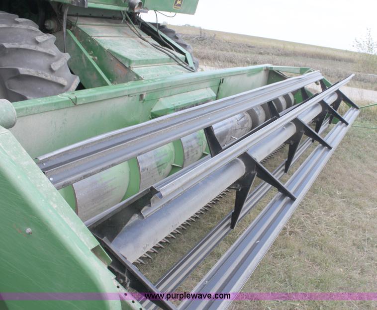 image for item A2987 1979 John Deere 6620 combine
