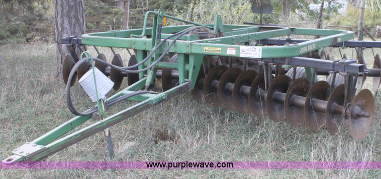 image for item A2993 John Deere 215 offset disk