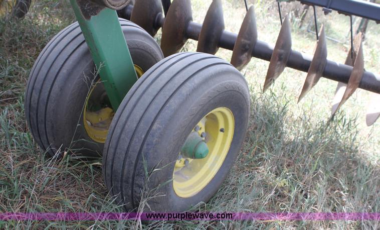 image for item A2993 John Deere 215 offset disk