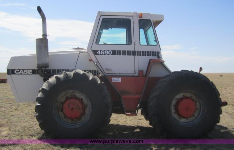 image for item B3006 1980 Case 4690 tractor