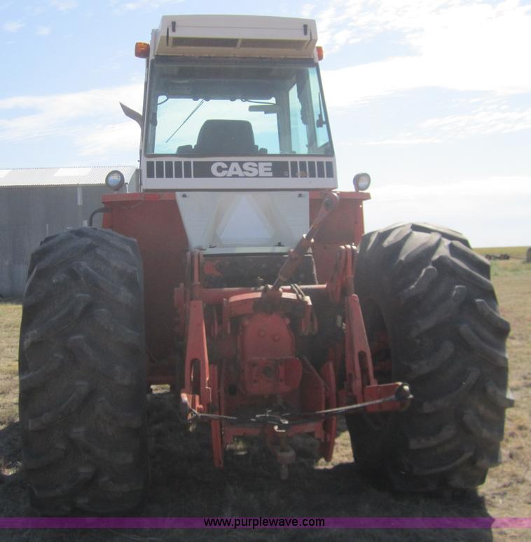 image for item B3006 1980 Case 4690 tractor