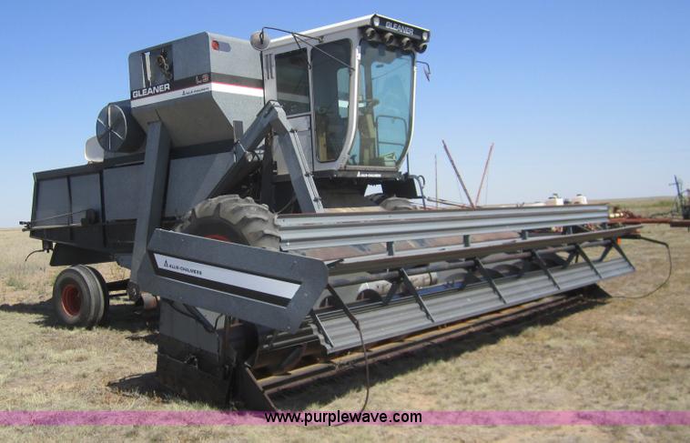 image for item B3017 1983 Gleaner L3 combine with header