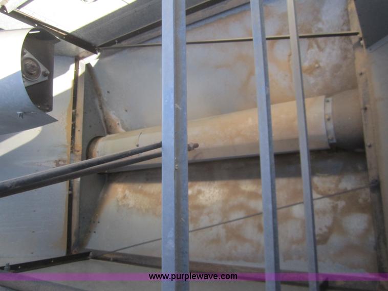 image for item B3017 1983 Gleaner L3 combine with header