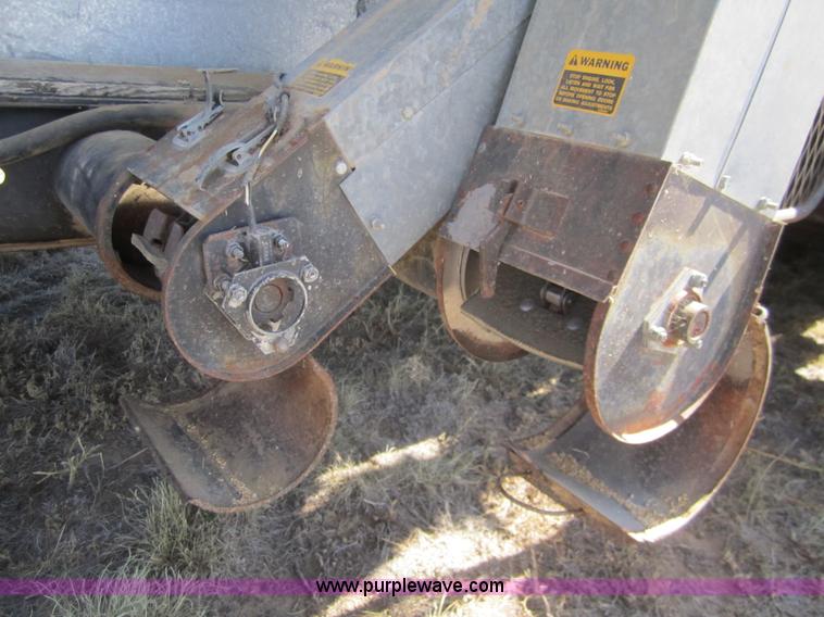 image for item B3017 1983 Gleaner L3 combine with header