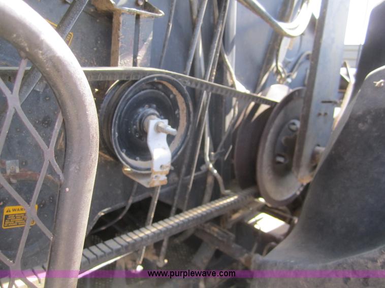 image for item B3017 1983 Gleaner L3 combine with header