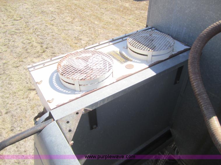 image for item B3017 1983 Gleaner L3 combine with header