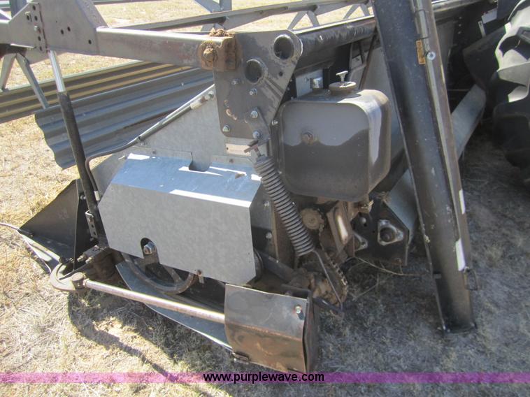 image for item B3017 1983 Gleaner L3 combine with header