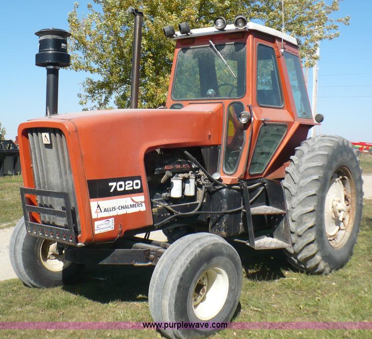 image for item B6008 1978 Allis Chalmers 7020 tractor