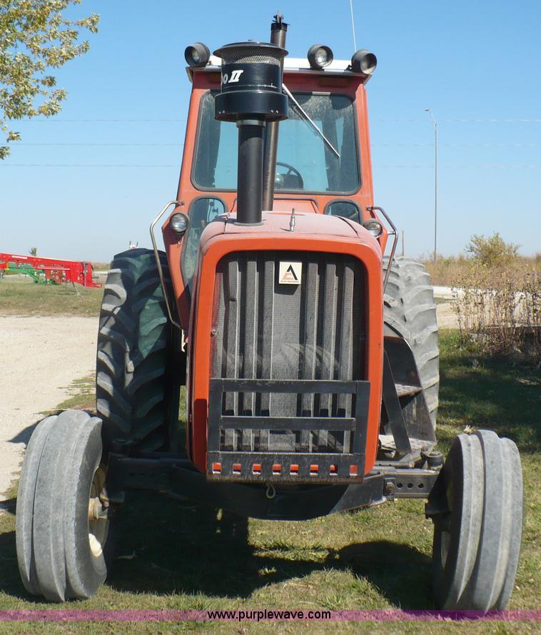 image for item B6008 1978 Allis Chalmers 7020 tractor